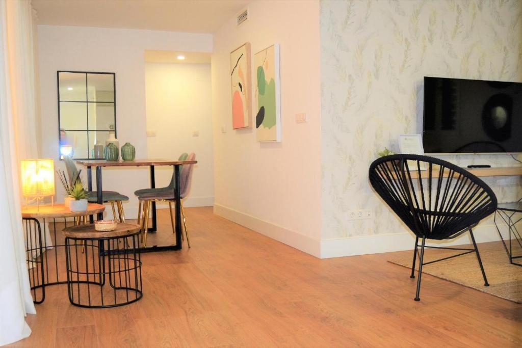 Апартаменты Acogedor Apartamento Junto Al Museo Picasso Малага Экстерьер фото